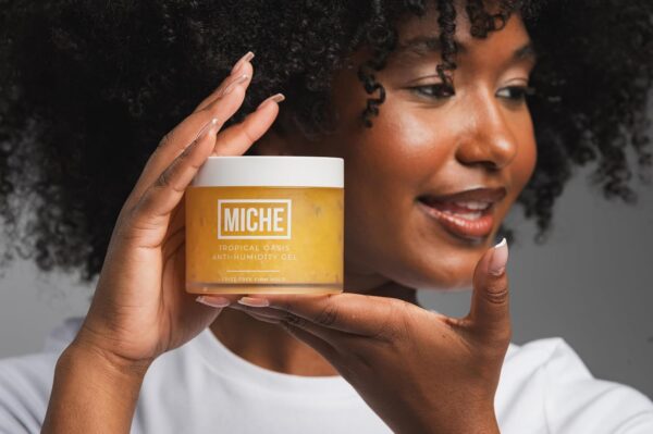 MICHE Tropical Oasis Anti-Humidity Frizz-Free Firm Hold Hair Gel 8.8 oz | For All Hair Types - Curly, Coily and Wavy Hair - Image 7