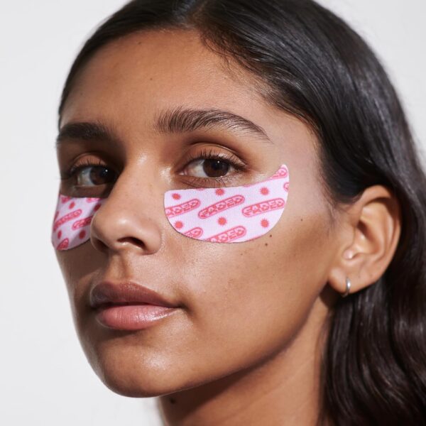 Topicals Faded Brightening Under Eye Masks | Revitalizing Patches to Depuff, Hydrate, and Illuminate | Diminishes Dark Circles and Fine Lines | Made with Kojic Acid, Caffeine & Niacinamide - Image 7