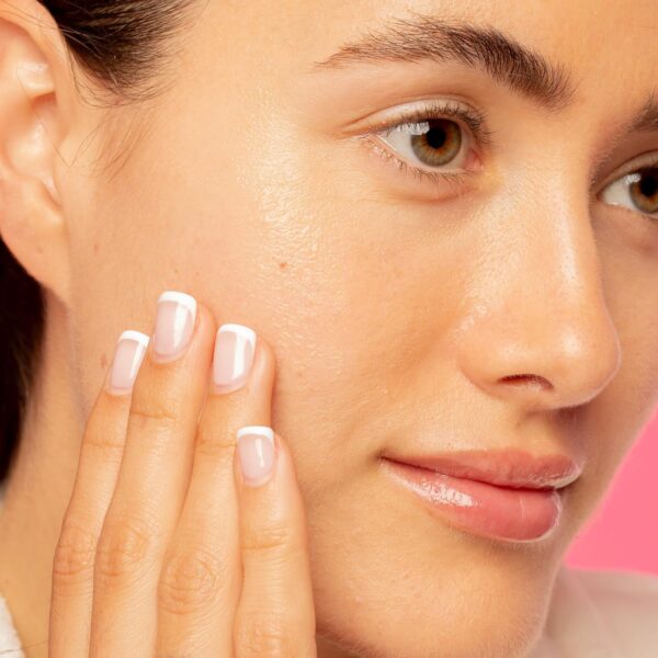 Good Molecules Daily Brightening Serum - Hydrating Facial Serum with Beta Arbutin and Hyaluronic Acid to Moisturize - Anti-Aging Skincare for Face - Image 6